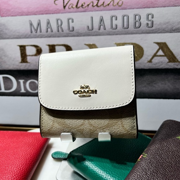 COACH SMALL WALLET IN SIGNATURE CANVAS NWOT - Picture 3 of 8